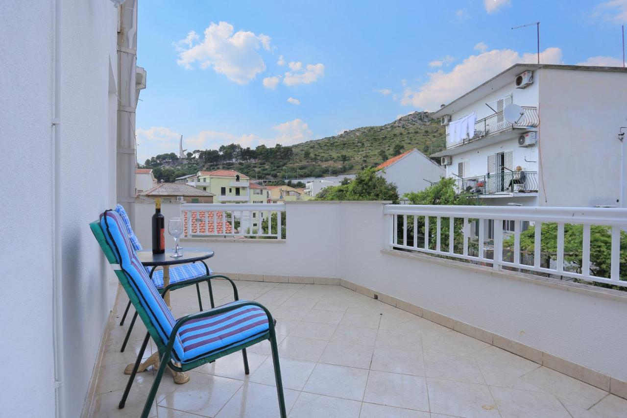 Apartments By The Sea Podgora, Makarska - 18918 Exterior photo